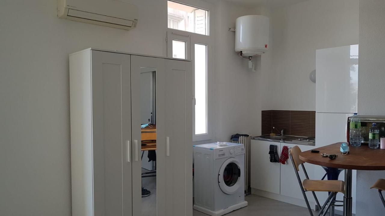 Studio With Sea View For 2 People ตูลง ภายนอก รูปภาพ
