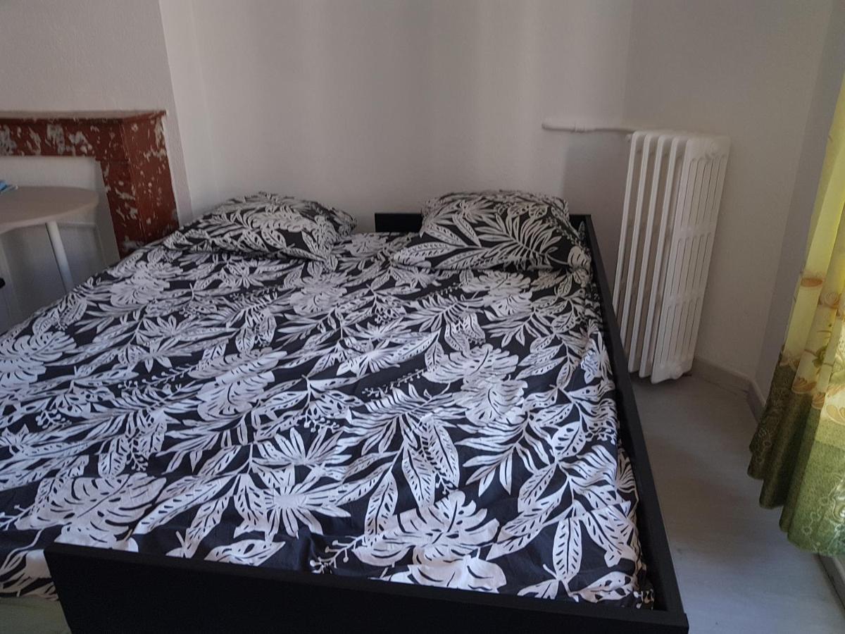 Studio With Sea View For 2 People ตูลง ภายนอก รูปภาพ
