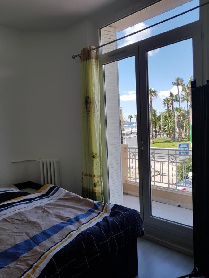 Studio With Sea View For 2 People ตูลง ภายนอก รูปภาพ