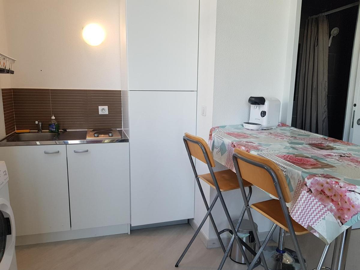 Studio With Sea View For 2 People ตูลง ภายนอก รูปภาพ